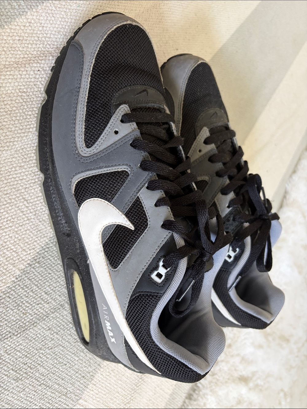 Nike Men’s Black, Gray & White Air Max Lifestyle Sneakers